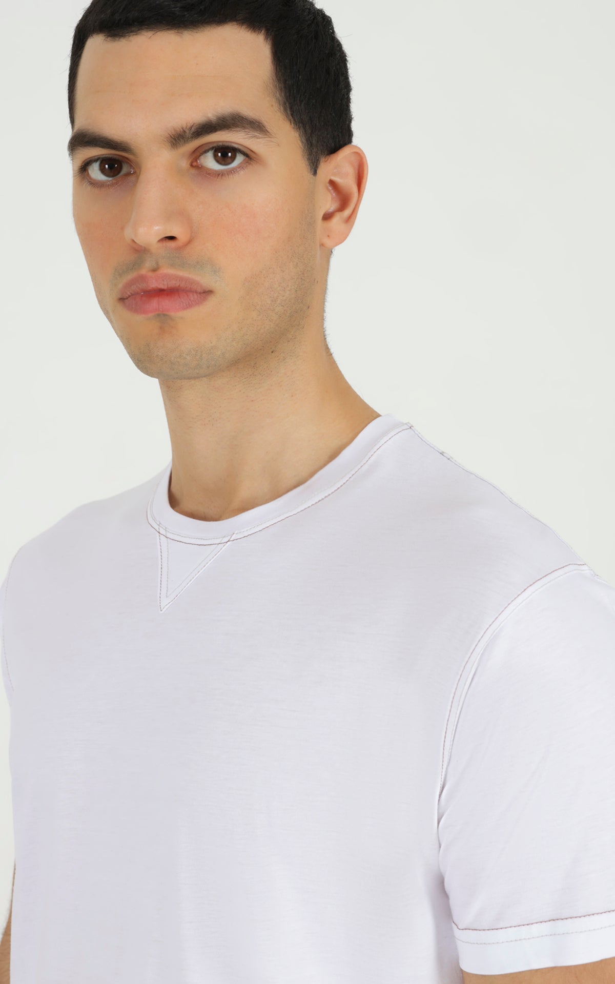 T-Shirt in modal con cuciture a contrasto